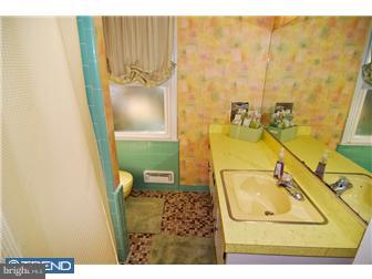 246 Red Stone Ridge Cherry Hill, NJ 08034 - Photo 9 of 12 Bathroom