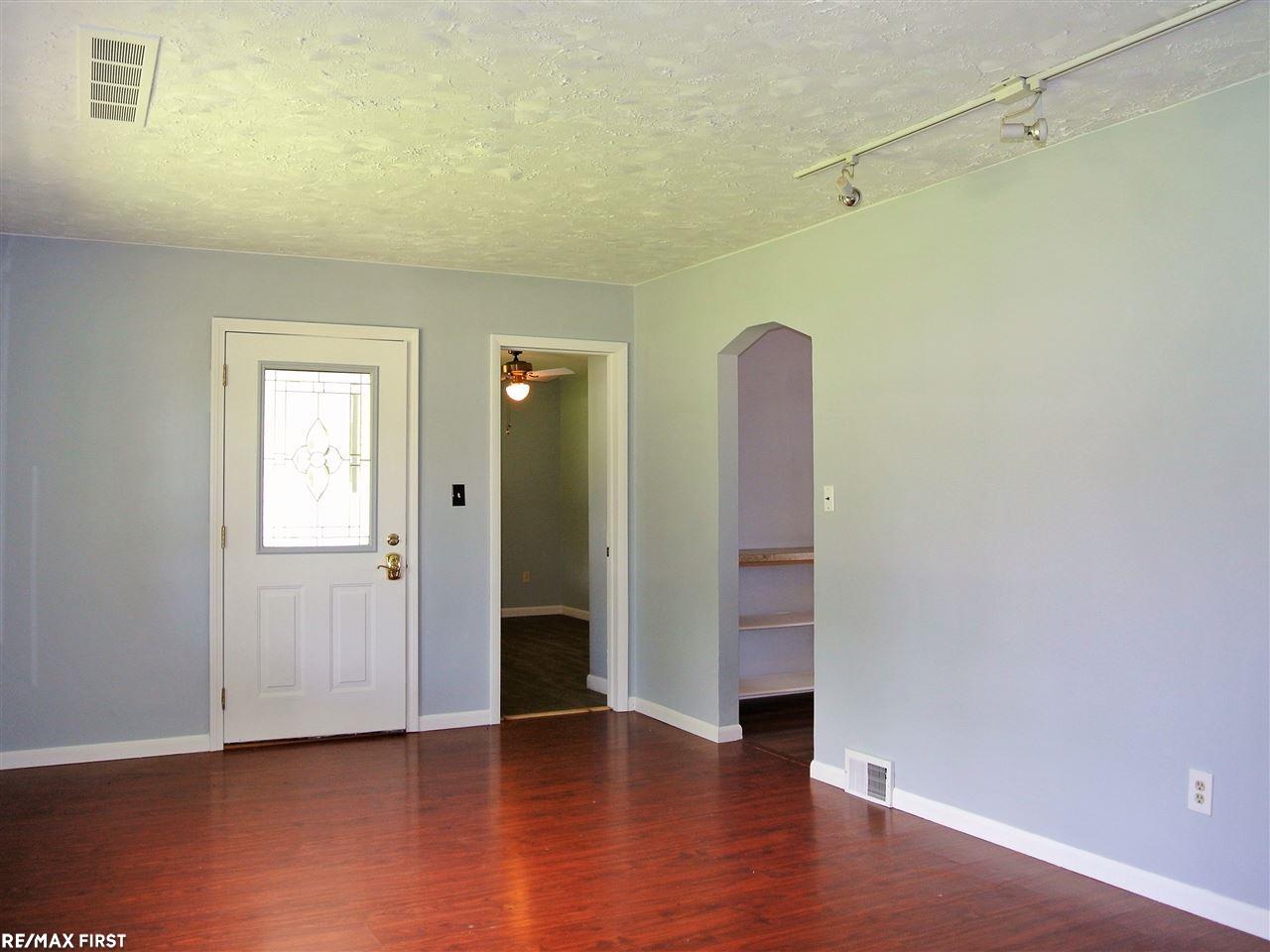 47215 Greenview Road Utica, MI 48317 - Photo 12 of 36