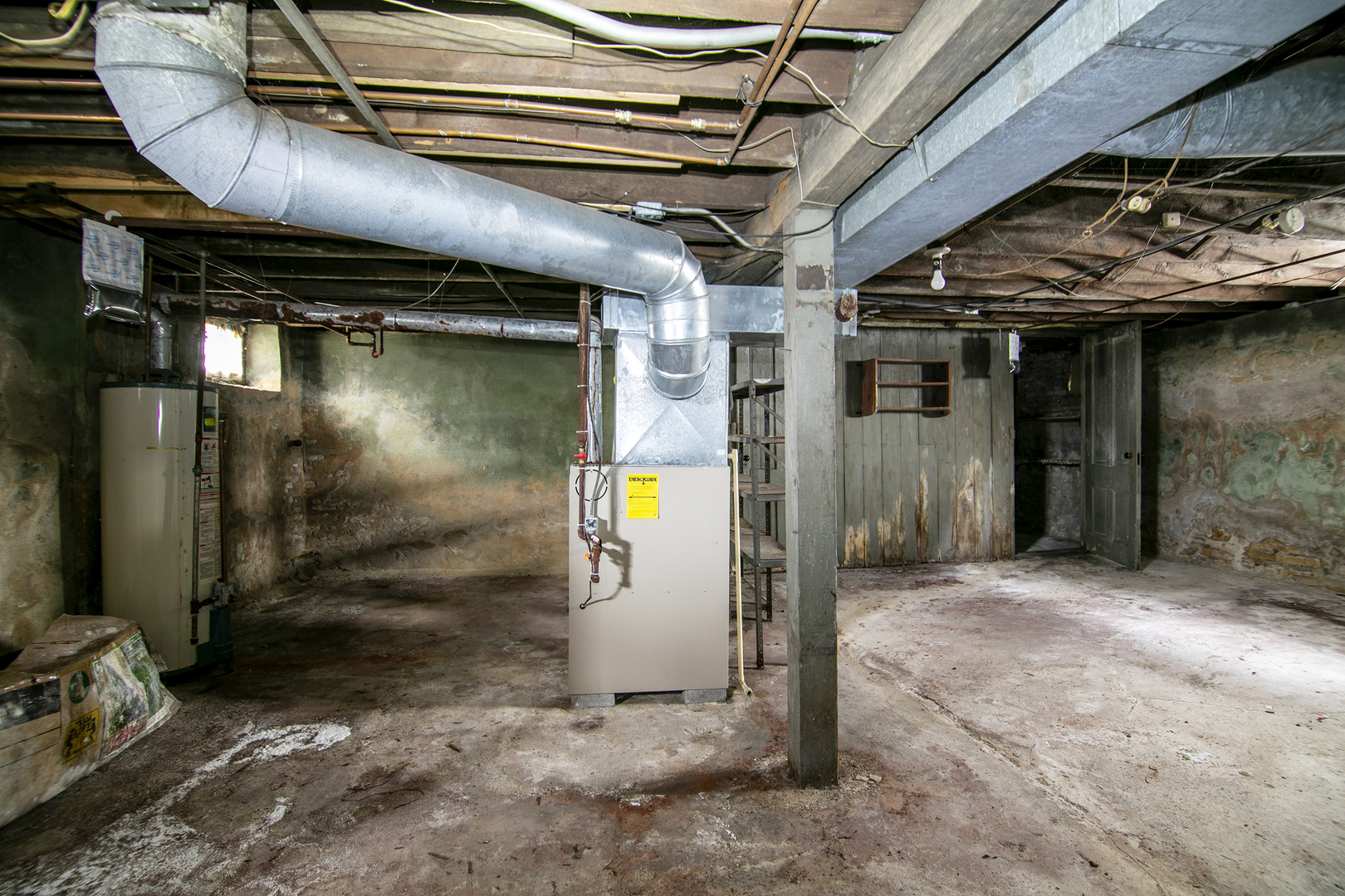 974 South Washington Avenue Kankakee, IL 60901 - Photo 12 of 14 a view of a garage of the kitchen