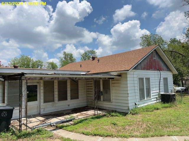 1302 South 23rd Street Temple, TX 76504 - Photo 3 of 11 a view of house with yard and sitting area