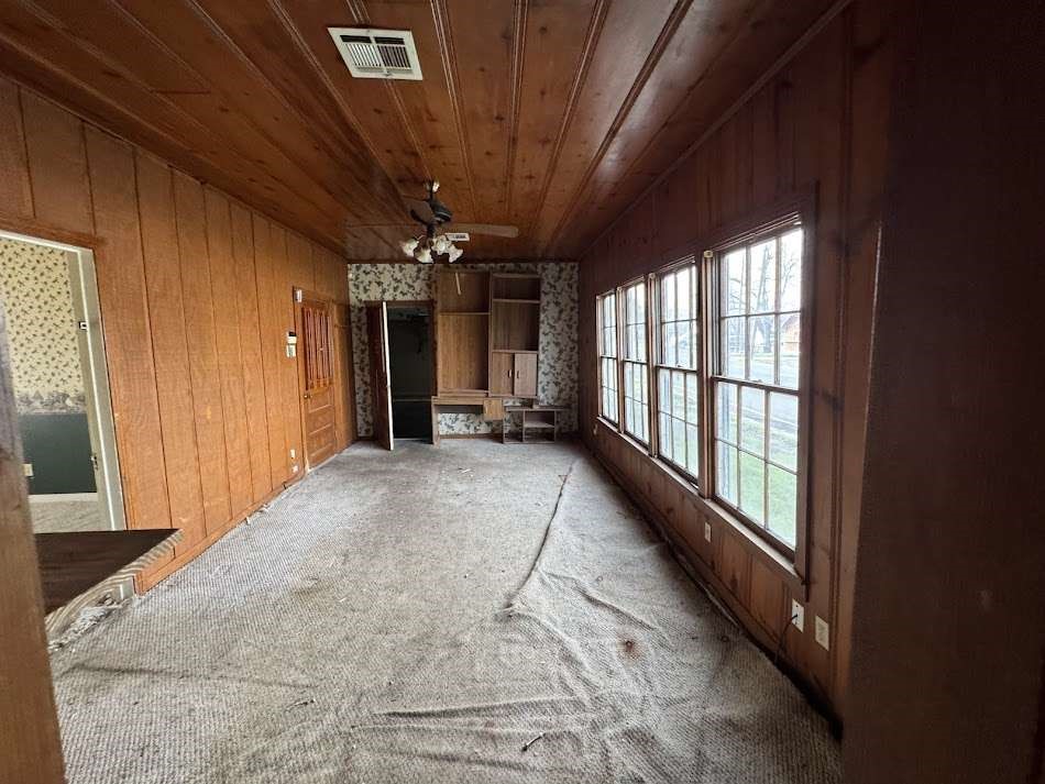 1302 South 23rd Street Temple, TX 76504 - Photo 9 of 11 a view of gallery with windows