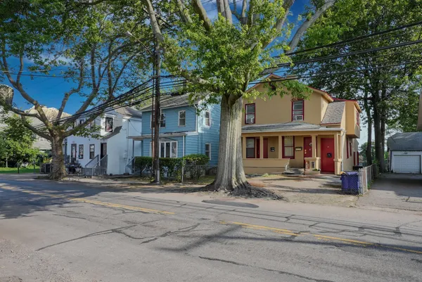 $335,000 | 37-39 Granfield Avenue, Bridgeport, CT 06610