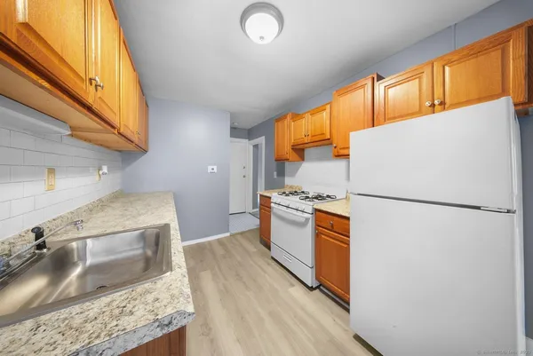 $335,000 | 37-39 Granfield Avenue, Bridgeport, CT 06610
