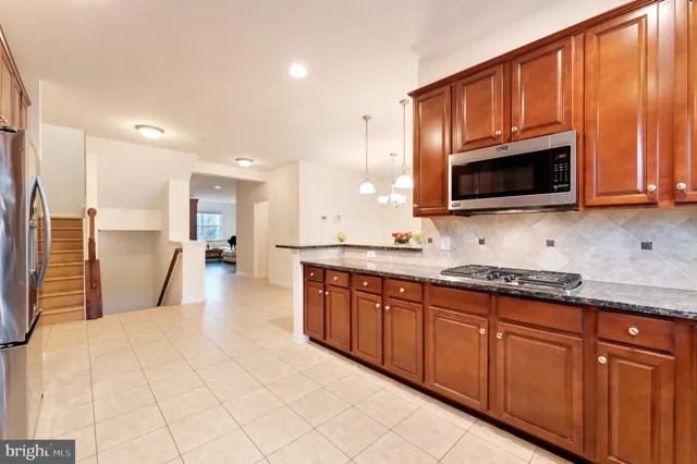 $560,000 | 22720 Ferncrest Terrace, Brambleton, VA 20148