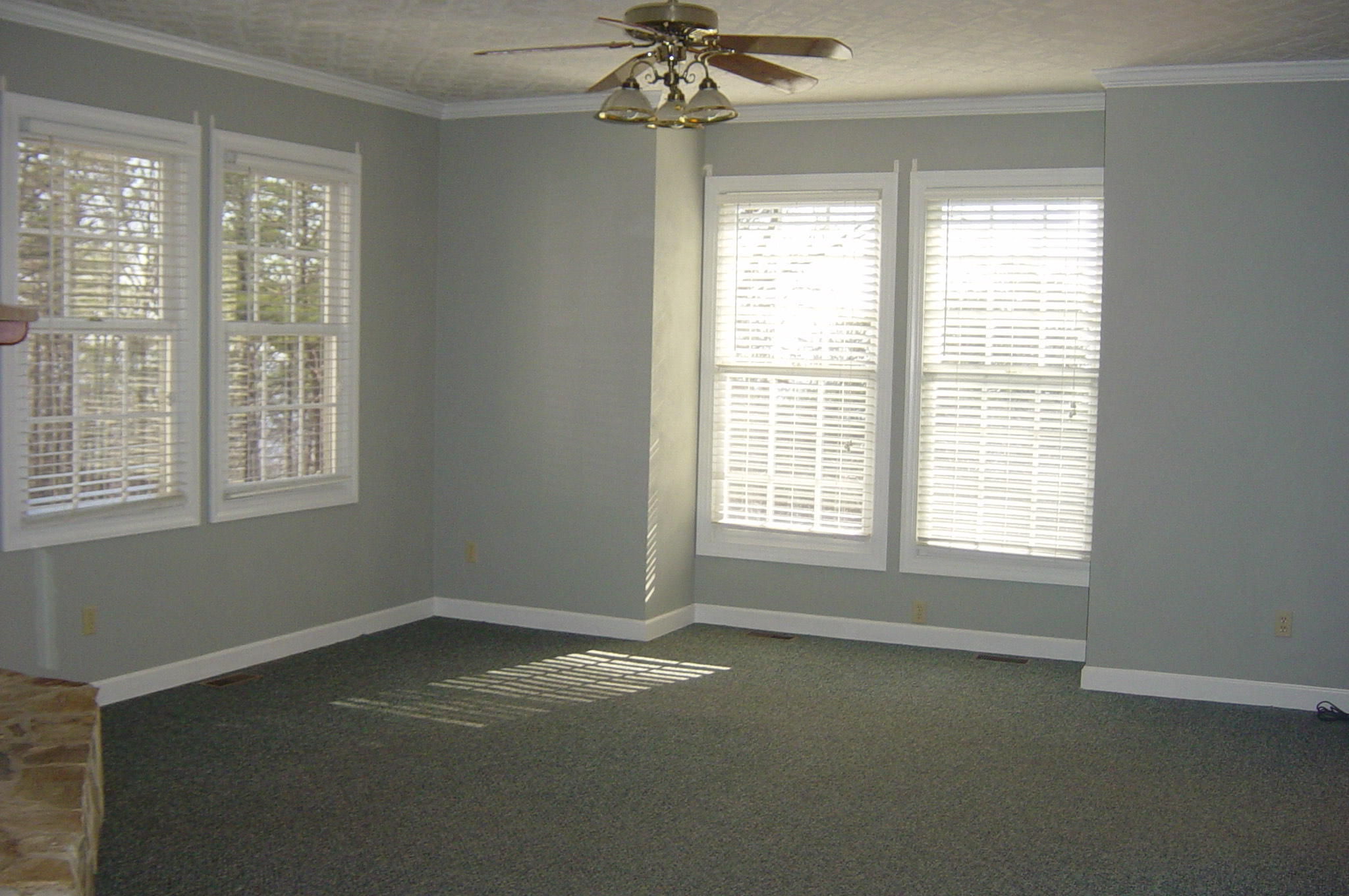 818 Shirley Road Salem, VA 24153 - Photo 8 of 23 IMG_0040
