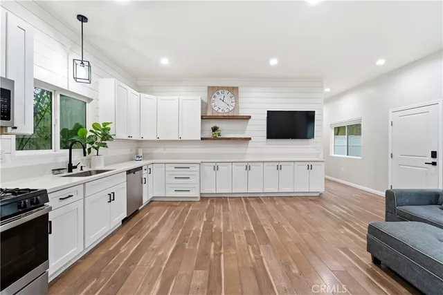 $3,995 | 5702 Donna Avenue, Tarzana, CA 91356