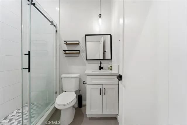 $3,995 | 5702 Donna Avenue, Tarzana, CA 91356