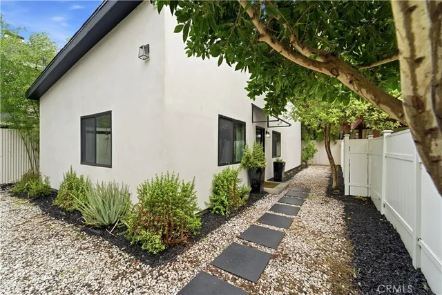 $3,995 | 5702 Donna Avenue, Tarzana, CA 91356