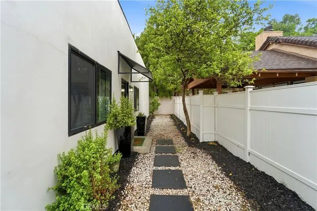 $3,995 | 5702 Donna Avenue, Tarzana, CA 91356