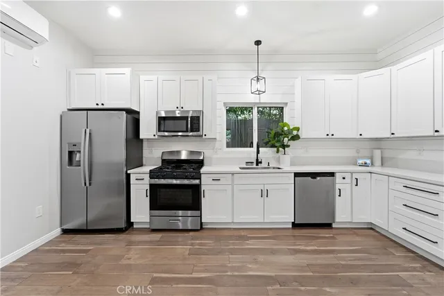 $3,995 | 5702 Donna Avenue, Tarzana, CA 91356