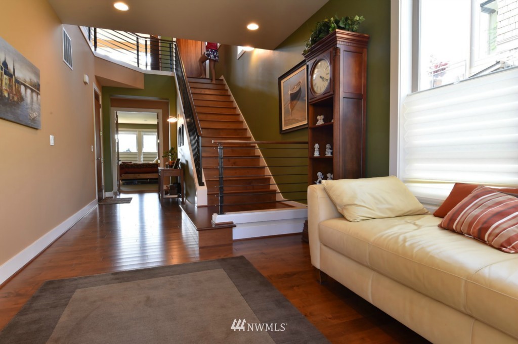 4229 Williams Avenue North Renton, WA 98056 - Photo 4 of 15 Gallery Image 4