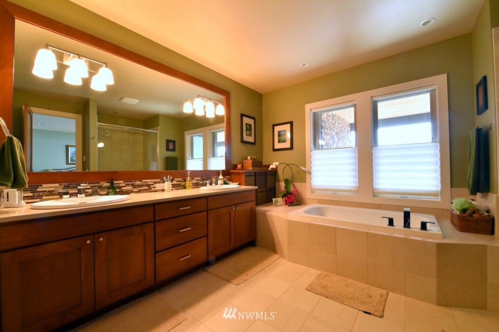 4229 Williams Avenue North Renton, WA 98056 - Photo 9 of 15 Gallery Image 9