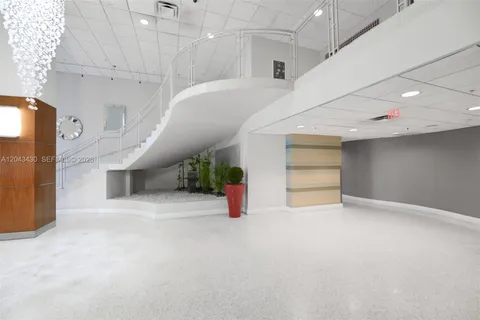 $297,500 | 3000 South Ocean Drive, Unit 514, Hollywood, FL 33019