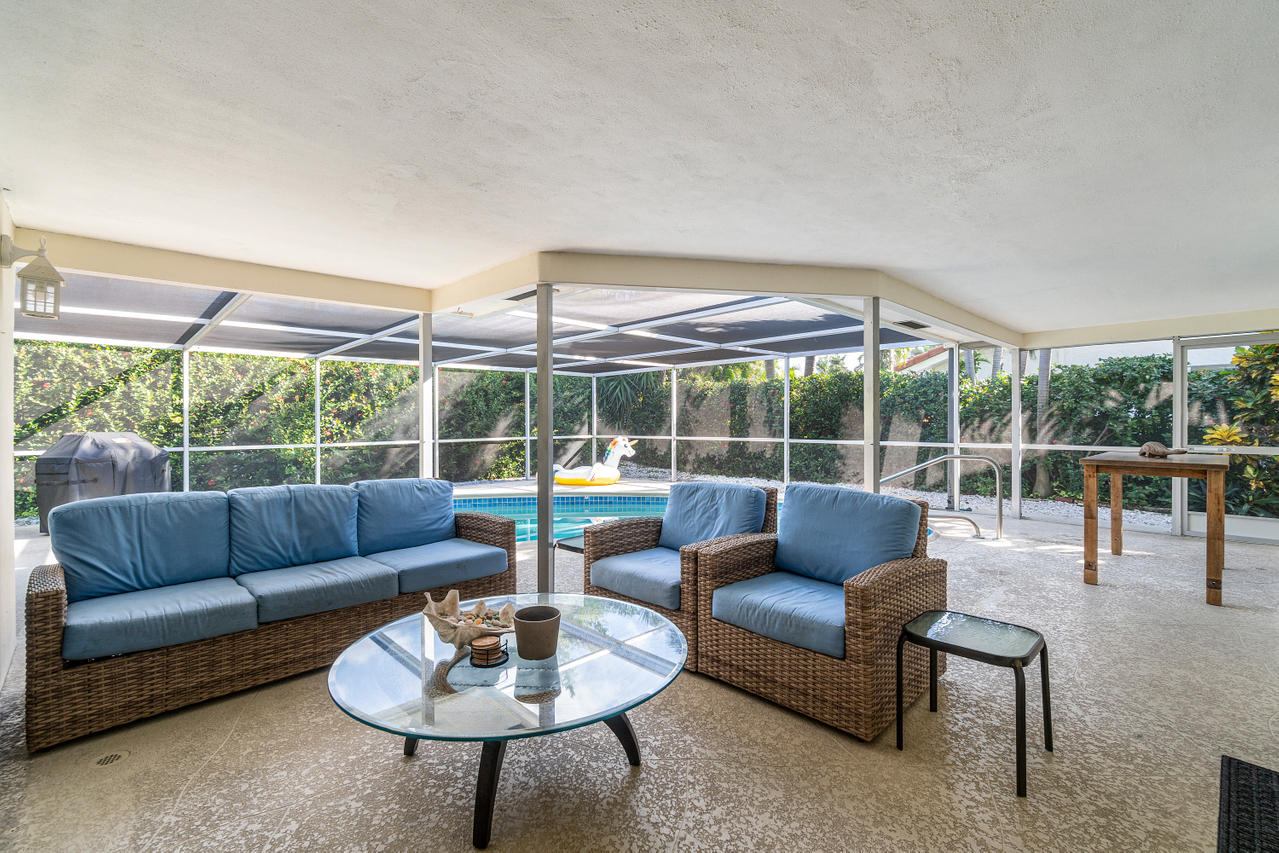 831 Berkley Street Boca Raton, FL 33487 - Photo 14 of 31 SCREENED IN POOL AREA