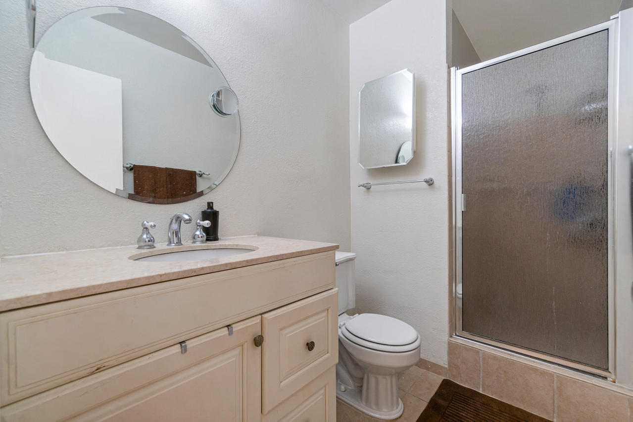 831 Berkley Street Boca Raton, FL 33487 - Photo 24 of 31 GUEST BATH 2