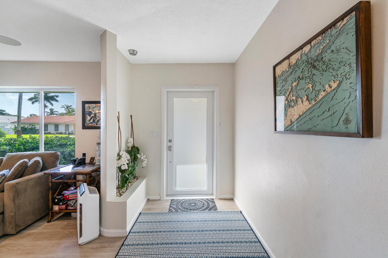 831 Berkley Street Boca Raton, FL 33487 - Photo 5 of 31 ENTRY