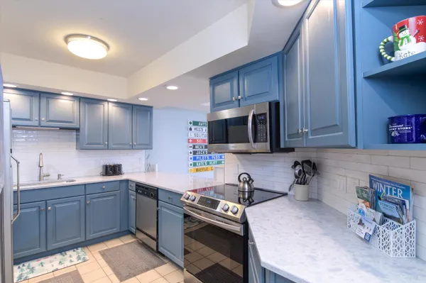 $695,000 | 82 Day Break Drive, Unit J102, Ludlow, VT 05149