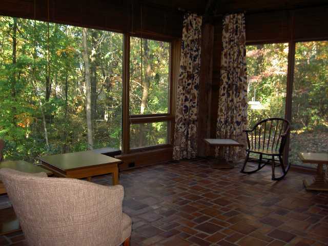 2760 Edington Road Columbus, OH 43221 - Photo 8 of 10