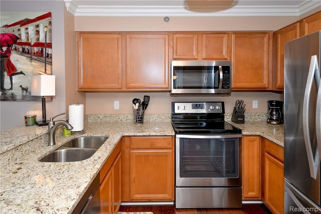 1642 Deepwood Circle Rochester, MI 48307 - Photo 12 of 35 Granite Countertops
