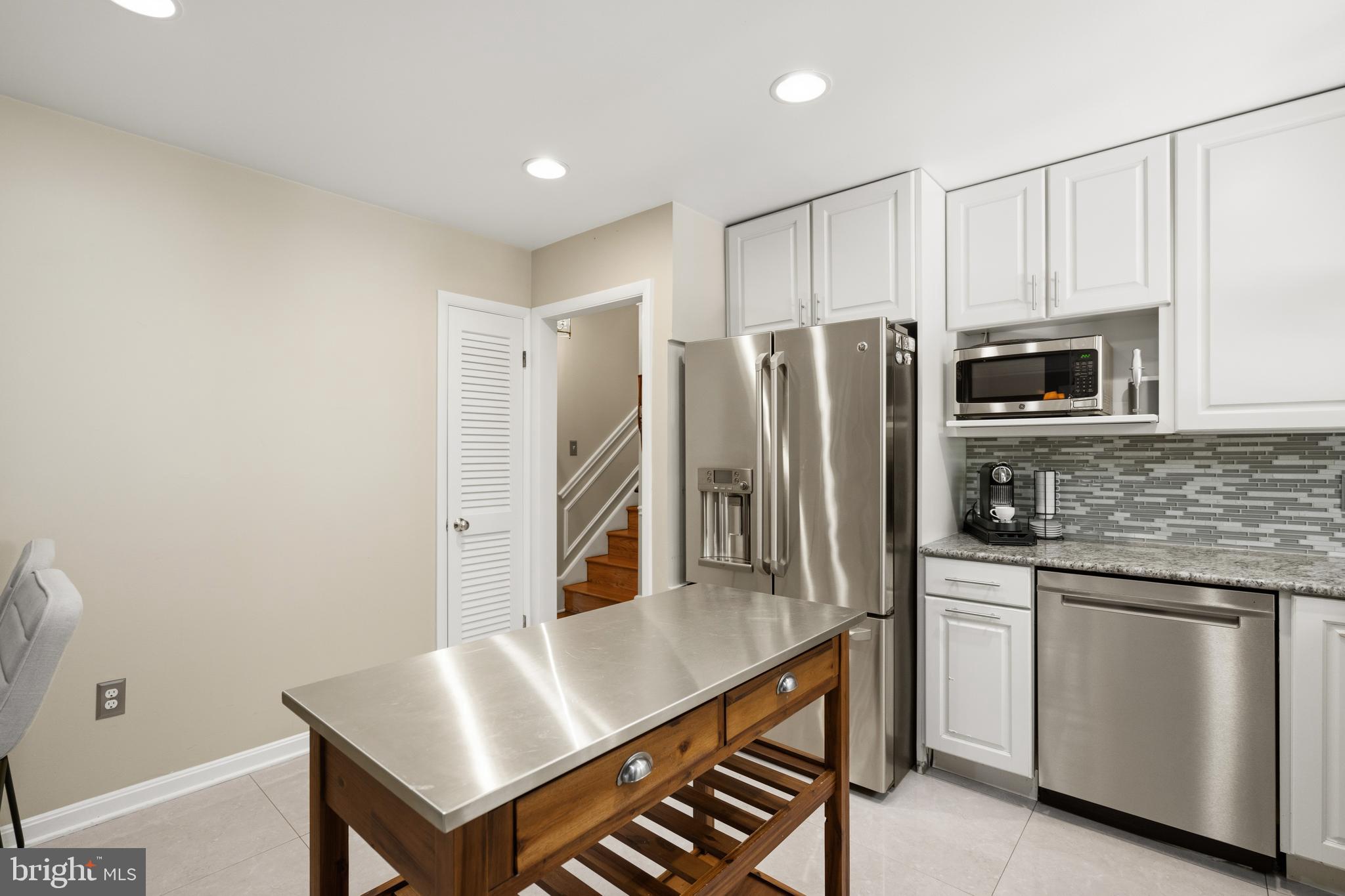 8611 Cyrus Place Alexandria, VA 22308 - Photo 14 of 49 Updated kitchen