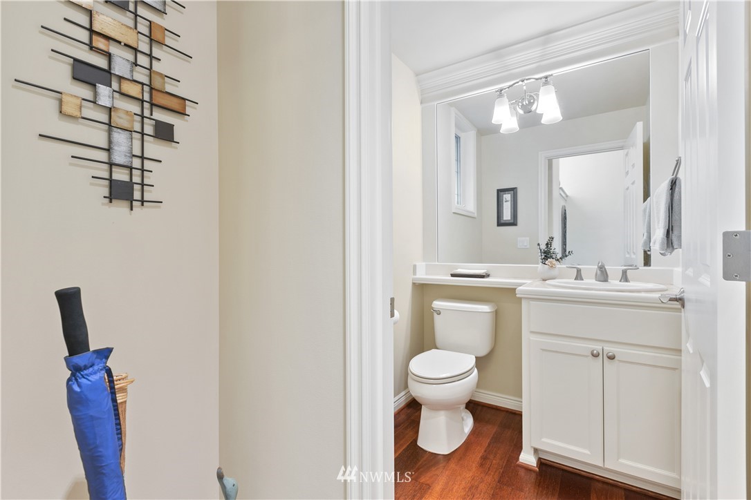 800 South 36th Place Renton, WA 98055 - Photo 4 of 36 Gallery Image 4