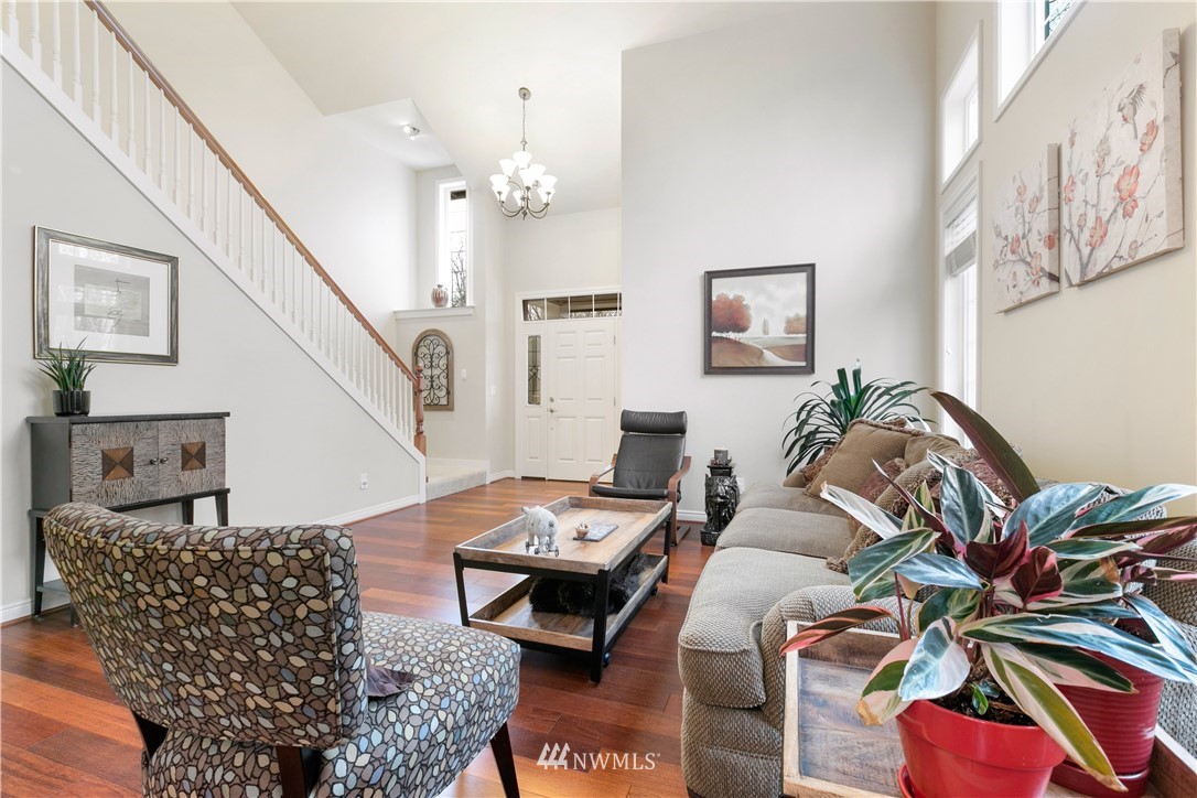 800 South 36th Place Renton, WA 98055 - Photo 6 of 36 Gallery Image 6