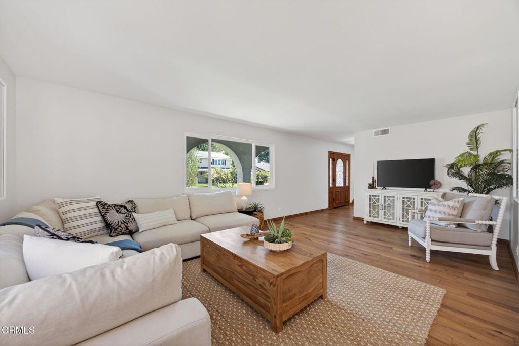 1121 North Modesto Avenue Camarillo, CA 93010 - Photo 3 of 43