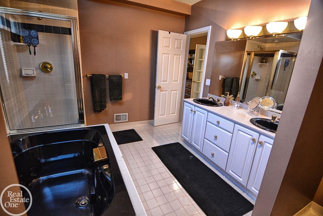 2052 Reagan Drive Rochester Hills, MI 48309 - Photo 36 of 70