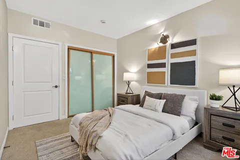 $2,500,000 | 2411 4th Street, Unit 2, Santa Monica, CA 90405