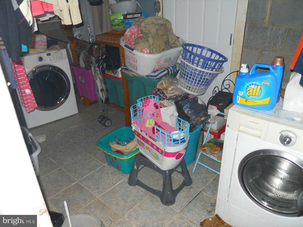 8010 Frye Road Alexandria, VA 22309 - Photo 3 of 14 Laundry