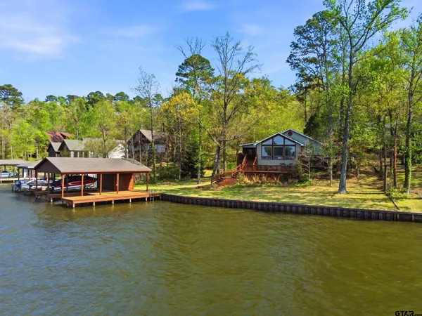 $899,000 | 307 South Park Road, Scroggins, TX 75480