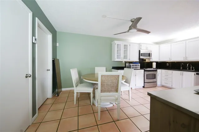 $3,000 | 1700 Embassy Drive, Unit 504, West Palm Beach, FL 33401