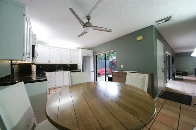 $3,000 | 1700 Embassy Drive, Unit 504, West Palm Beach, FL 33401