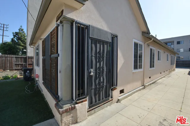 $1,098,000 | 3148 West 11th Street, Los Angeles, CA 90006