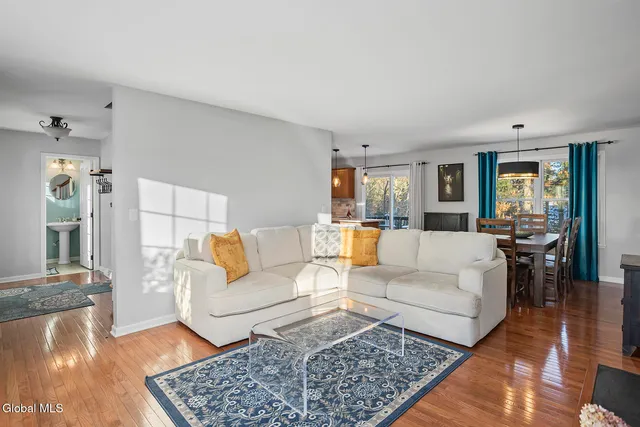 $4,500 | 8 Backstretch Court, Saratoga Springs, NY 12866