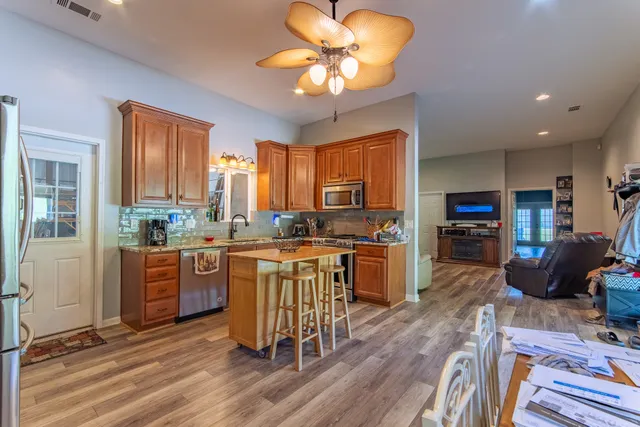 $2,099,900 | 198 Robinson Hollow Road, Waynesboro, TN 38485