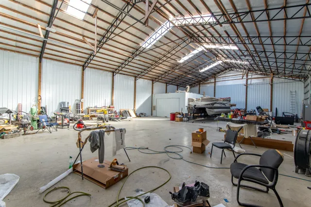 $2,099,900 | 198 Robinson Hollow Road, Waynesboro, TN 38485