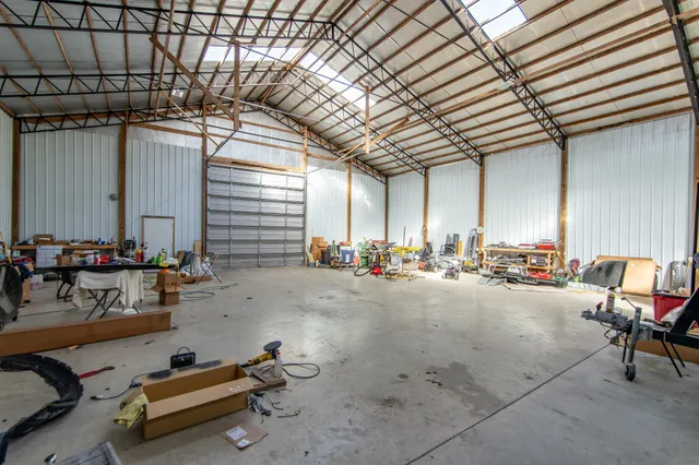 $2,099,900 | 198 Robinson Hollow Road, Waynesboro, TN 38485