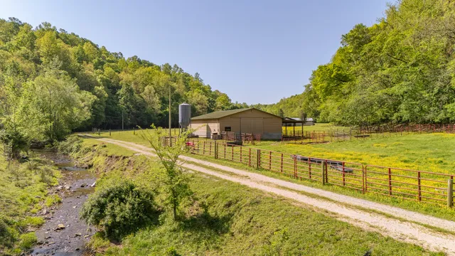 $2,099,900 | 198 Robinson Hollow Road, Waynesboro, TN 38485