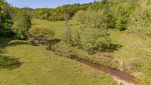 $2,099,900 | 198 Robinson Hollow Road, Waynesboro, TN 38485