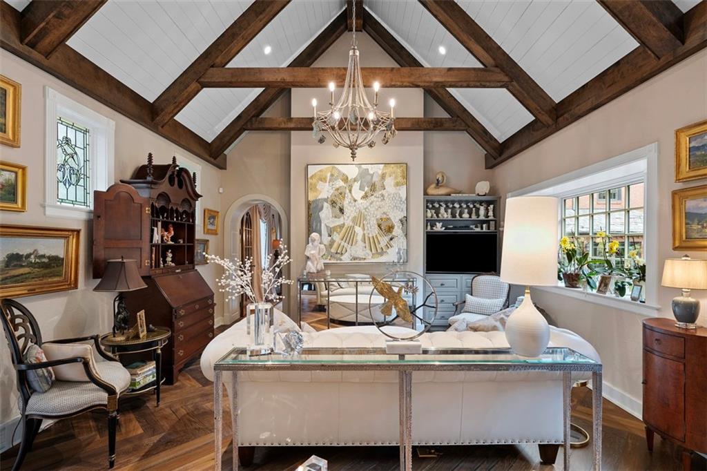 1909 Highgate Road Pittsburgh, PA 15241 - Photo 19 of 47 a dining room with furniture and window