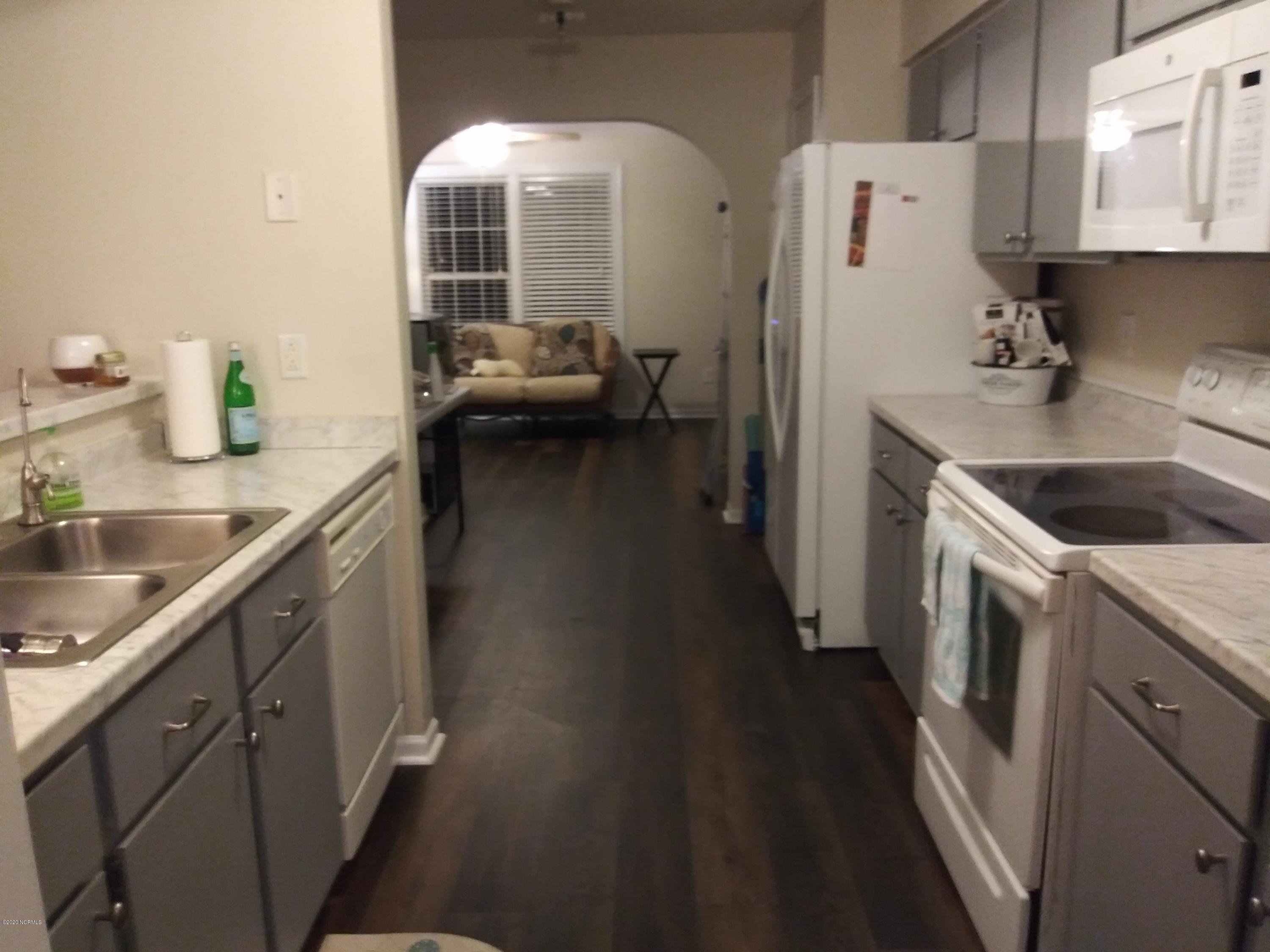 279 Raintree Road Jacksonville, NC 28540 - Photo 3 of 22 20200628_205543
