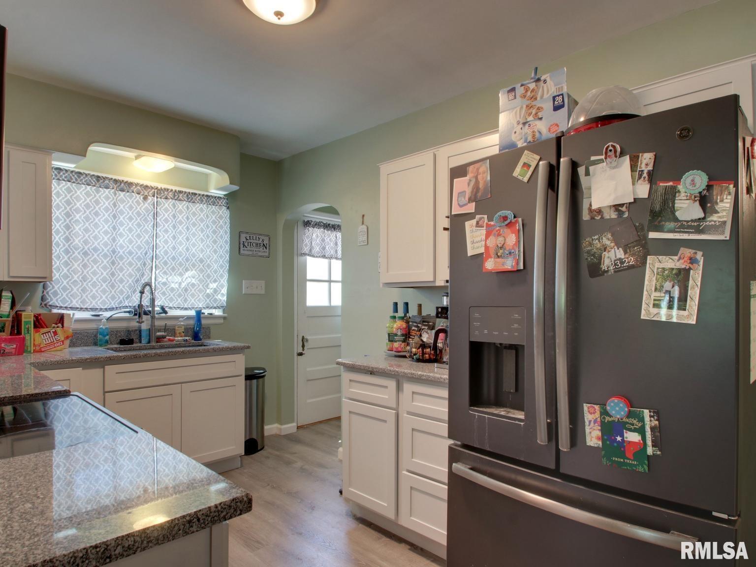 910 South 24th Street Quincy, IL 62301 - Photo 4 of 31