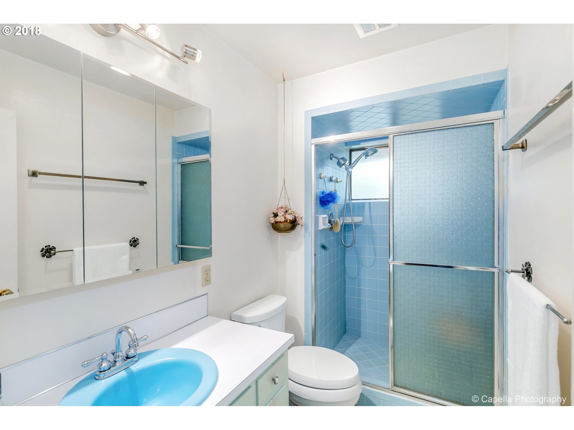 14175 Southwest Hargis Road Beaverton, OR 97008 - Photo 11 of 25 Gallery Image 11