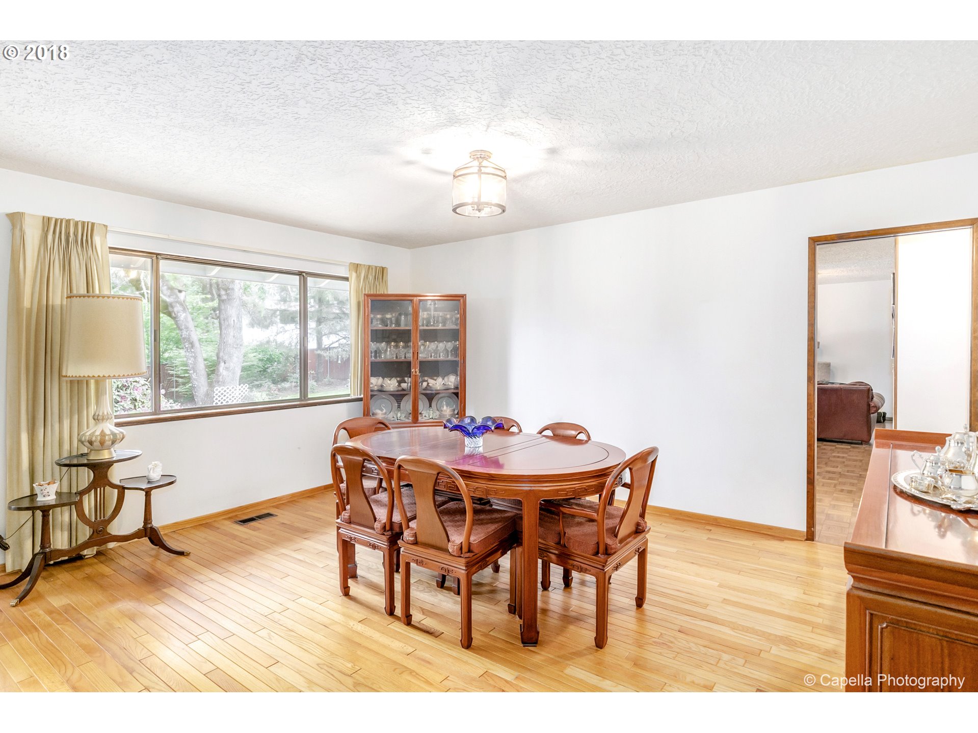 14175 Southwest Hargis Road Beaverton, OR 97008 - Photo 4 of 25 Gallery Image 4
