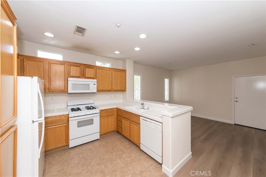 1347 McFadden Drive Fullerton, CA 92833 - Photo 10 of 37