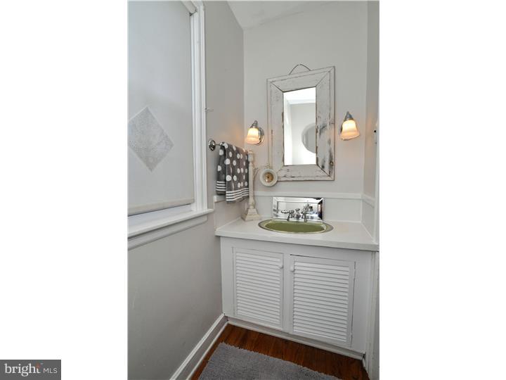 515 Woodcrest Road Huntingdon Valley, PA 19006 - Photo 12 of 25 Bathroom