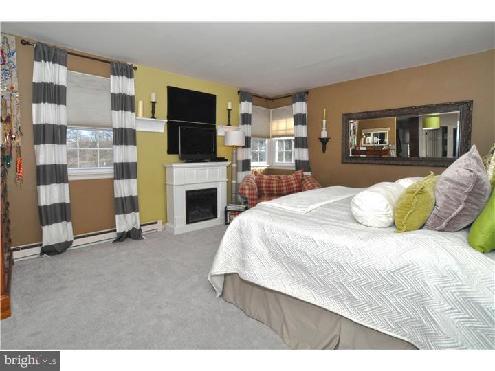 515 Woodcrest Road Huntingdon Valley, PA 19006 - Photo 14 of 25 Master Bedroom