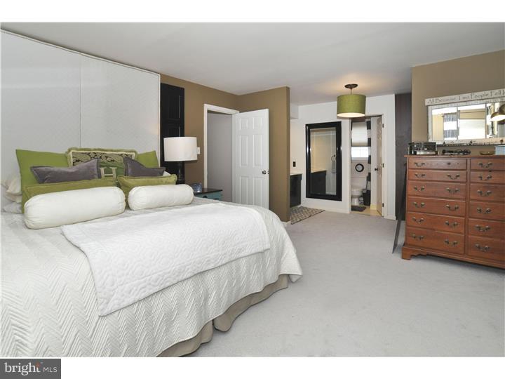 515 Woodcrest Road Huntingdon Valley, PA 19006 - Photo 15 of 25 Master Bedroom