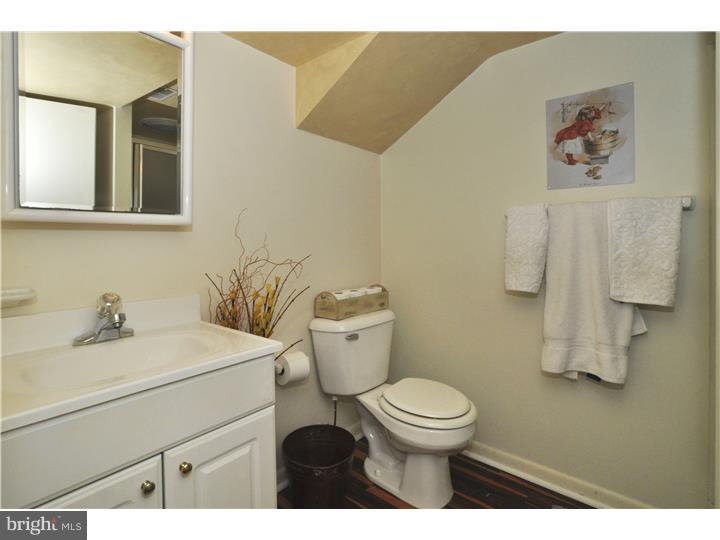 515 Woodcrest Road Huntingdon Valley, PA 19006 - Photo 22 of 25 Bathroom